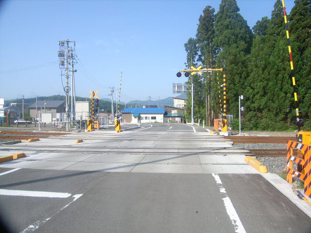 最上町満沢街道踏切敷設